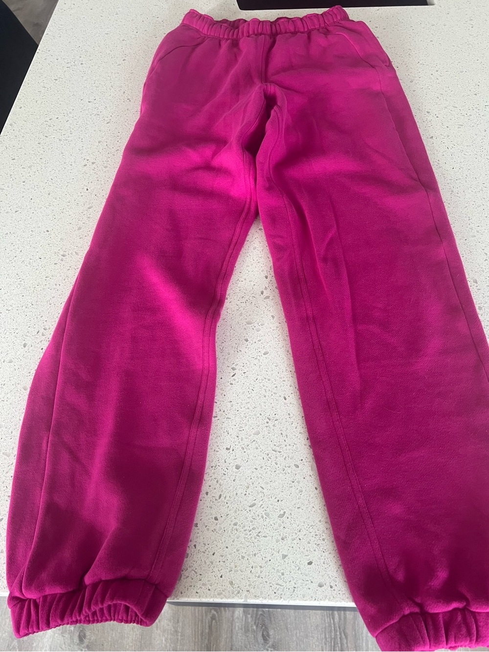 lululemon Scuba Mid Rise Oversized Jogger *Regular (NWT) Ripened Raspberry - Picture 7 of 15